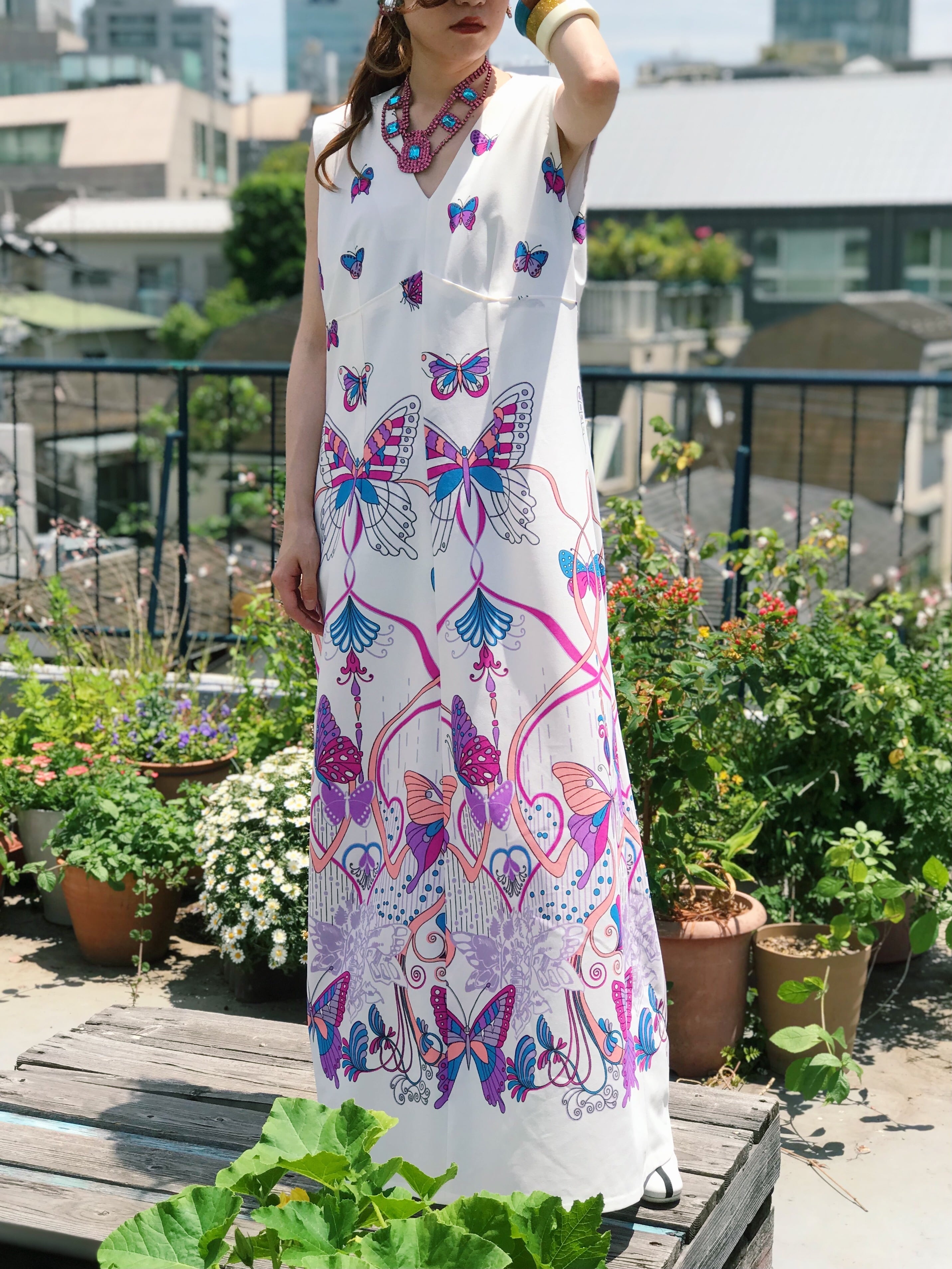 70s white × butterfly print sleeveless poly dress ( ヴィンテージ ホワイト × 蝶々柄 ノースリーブ ポリ  ワンピース )