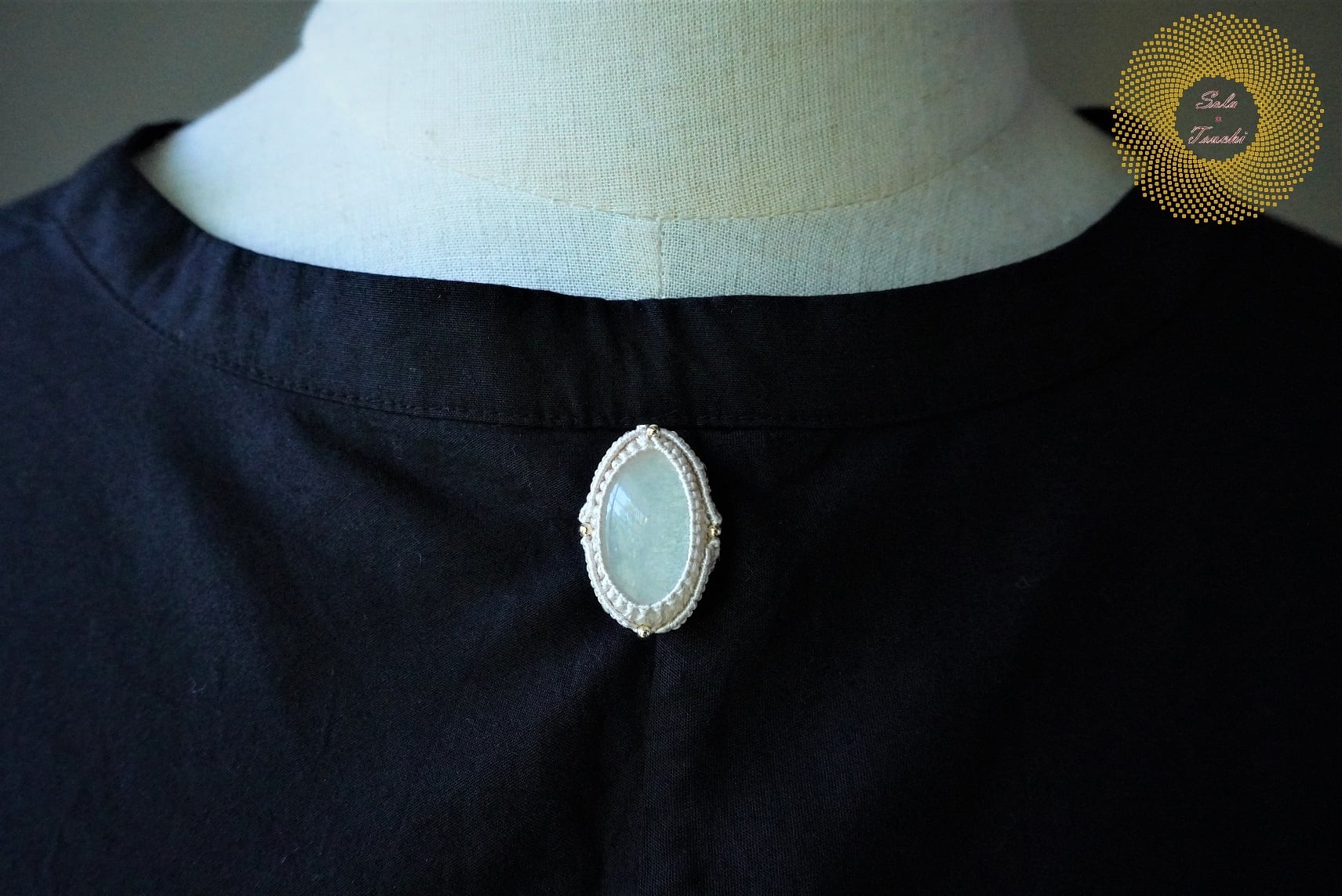 絹糸）ムーンストーンのマクラメ編みブローチ 〜Dream〜 | Sola*Tsuchi