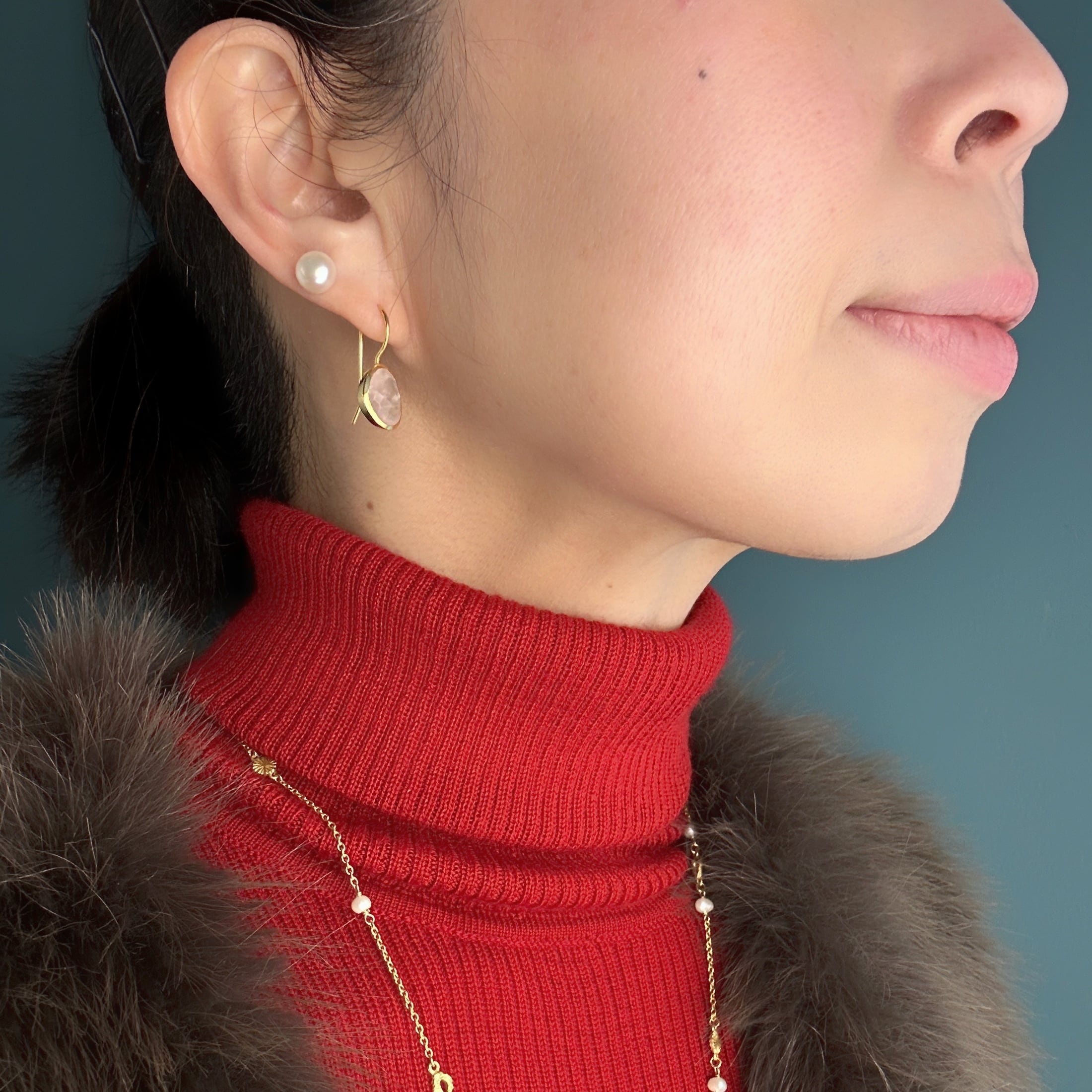 Gold Coating ローズクォーツ いびつなオーバル フックピアス | 【公式