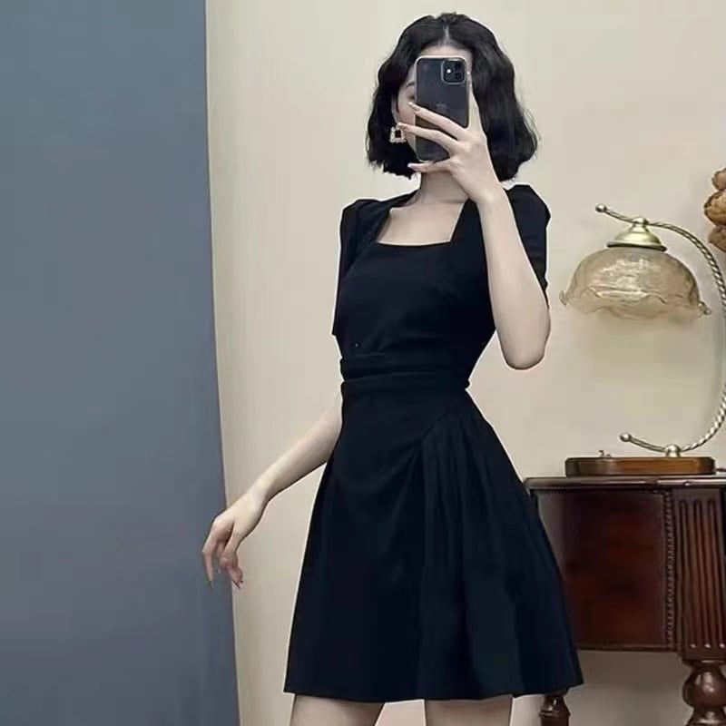 【新作】【送料無料】 スクエアネックドレス、ニッチなデザイン、ウエストを締める気質、フランスの高級感、小さな夏の婦人服、ロイヤルシスター湯たんぽ 024609631798