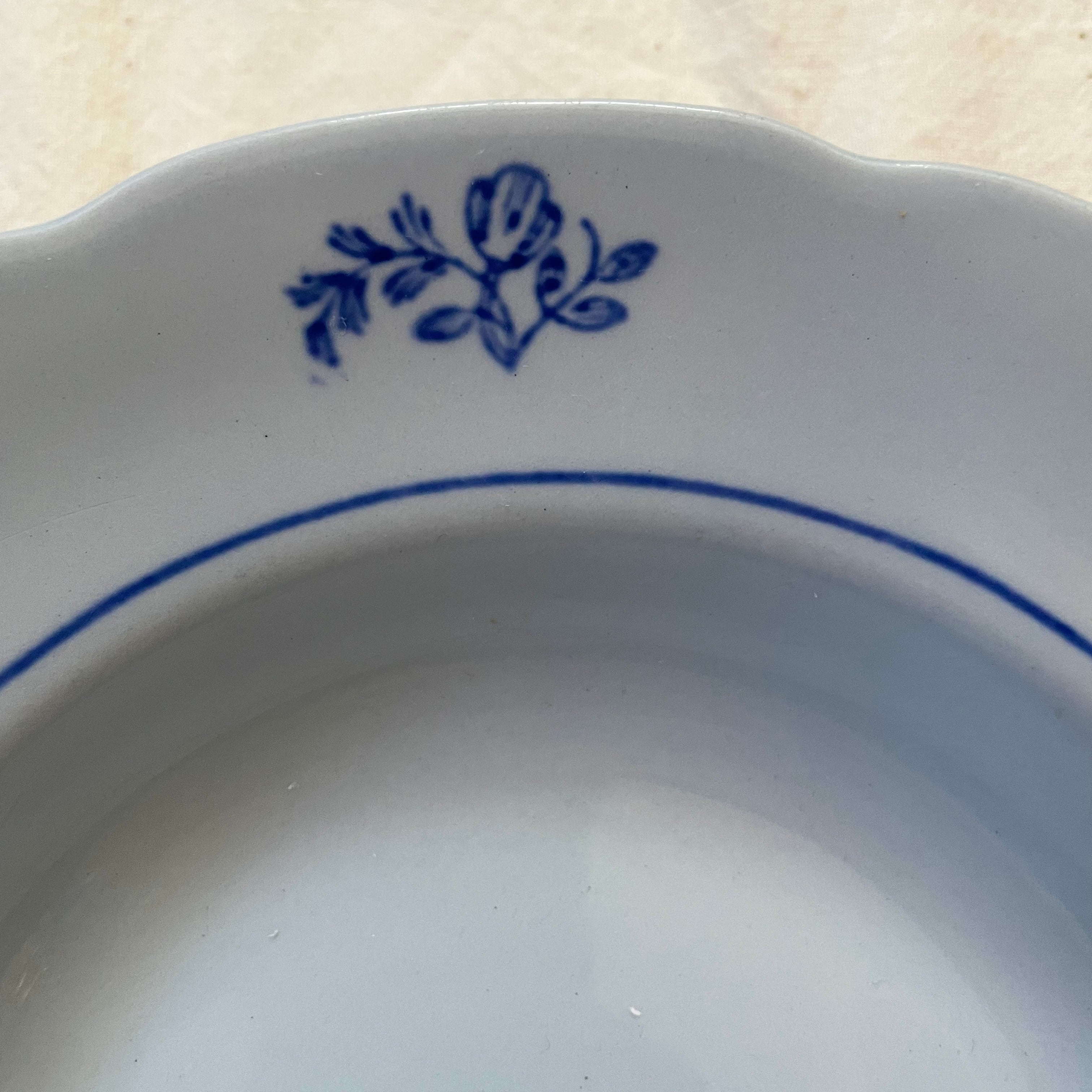アラビアの青地の小さめスープ皿 | tsuitachi craft&brocante