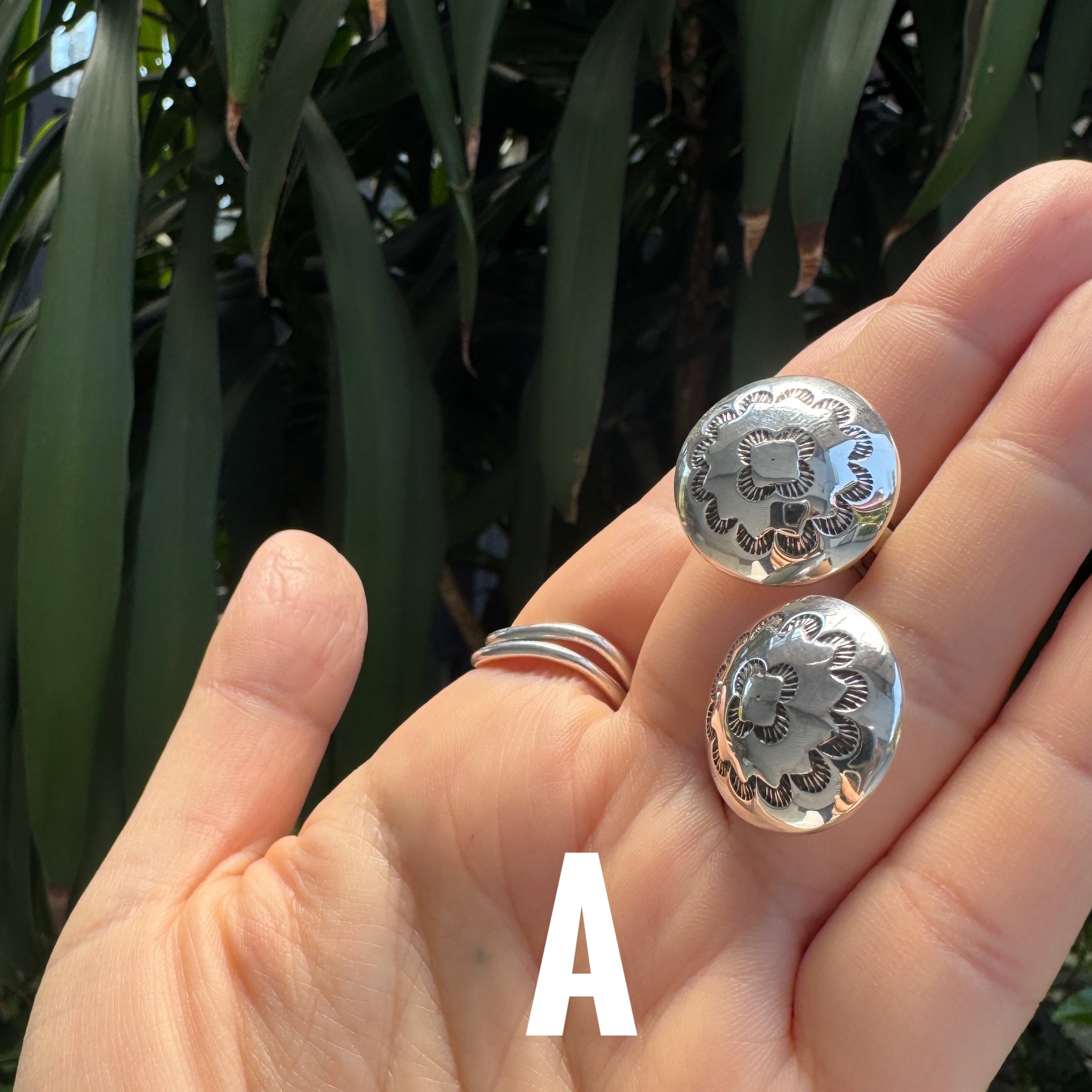 山*気様 アクセサリー まとめて ネックレス/指輪/イヤリング/バングルなど ジャンク品】バングル リング ネックレス イヤリング まとめ売り