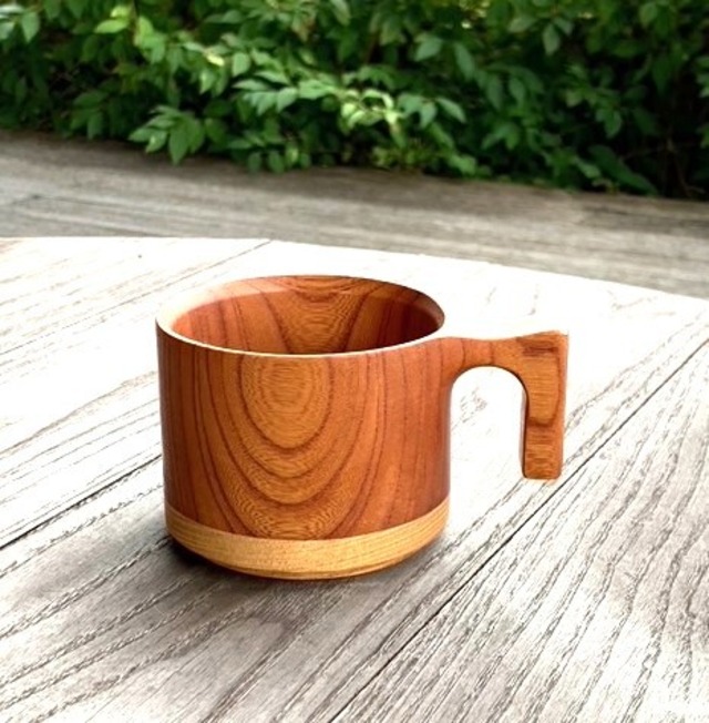 【 ※ツートンの材質】欅のたっぷり入る 木製マグカップ　欅・タモwooden mag　0049