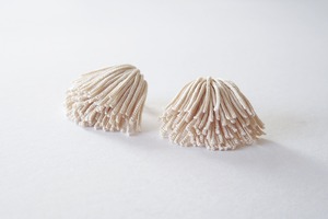 yamabushitake 02 / ecru / pierce / earring