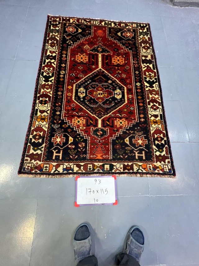 絨毯クエスト72【No.93】 ※現在、こちらの商品はイランに置いてあります。ご希望の方は先ずは在庫のご確認をお願いします。