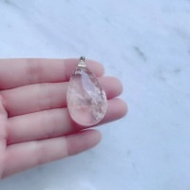 【レア・超美石】セリサイト　イン　ローズクォーツ　ペンダント（※チェーンつき）5677