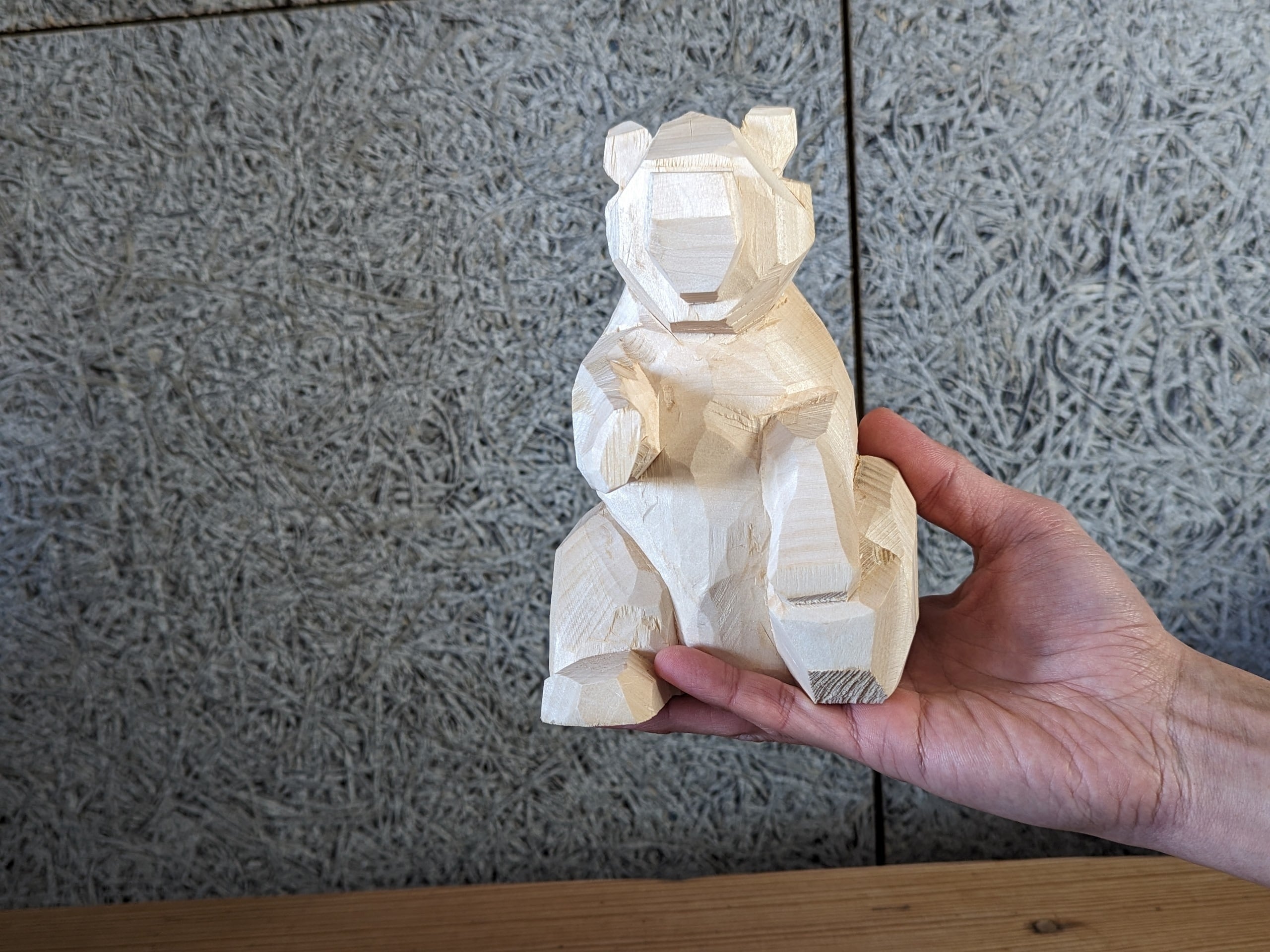 佐藤憲治 座り熊 ＃6「よいっしょ」 | 木彫りの熊 | inoya | Basic