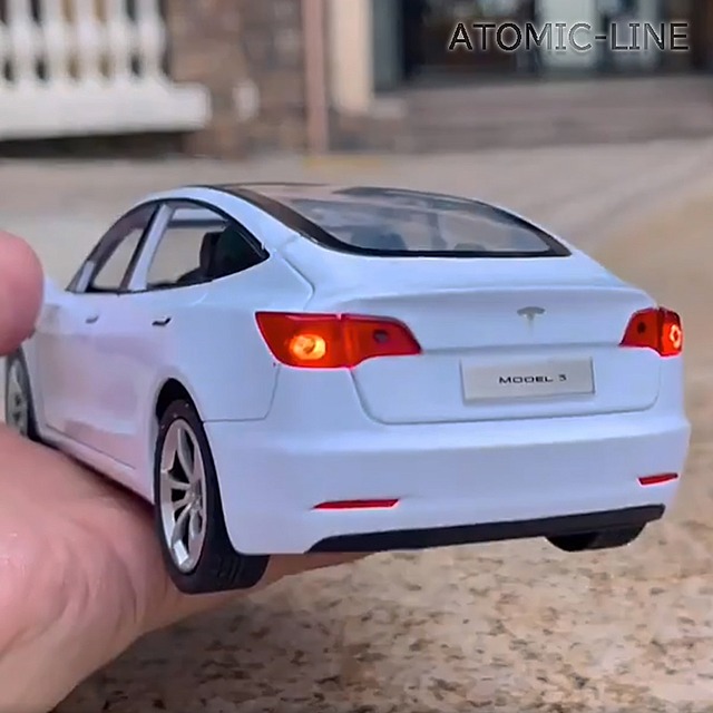 テスラ MODEL3 1/24 ミニカー 全3色 ライト点灯 エンジンサウンド 合金モデル 模型 ジオラマ
