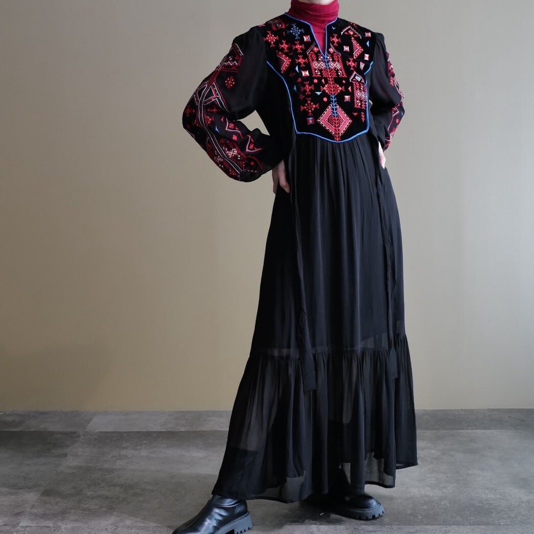 ■刺繍オリエンタルワンピース(ブラック)