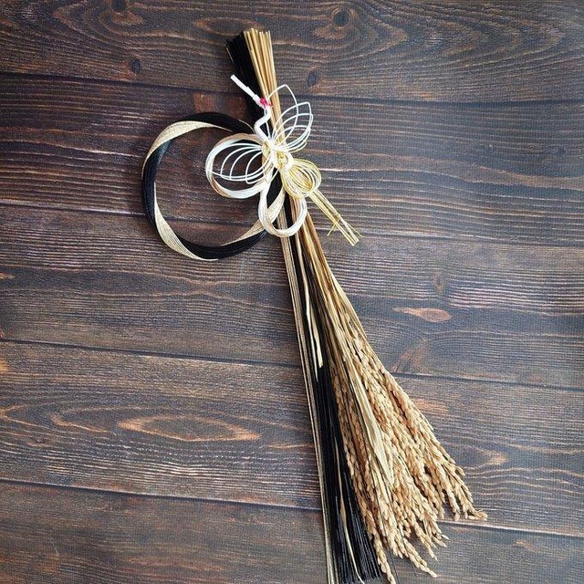 【早期早割り】ブラックゴールド モダンシック稲入り　お正月飾り　しめ縄　しめ縄飾り　しめ縄リース　映画テレビ、ハイブランドからオファーが来る東京ミリオンフラワー