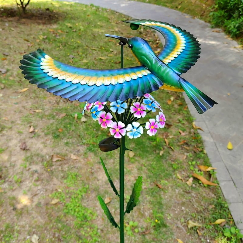 翡翠 鳥と花の彫刻 木製台座付き。 翡翠 鳥と花の彫刻 約40cm 翡翠 鳥と花の彫刻 約40cm