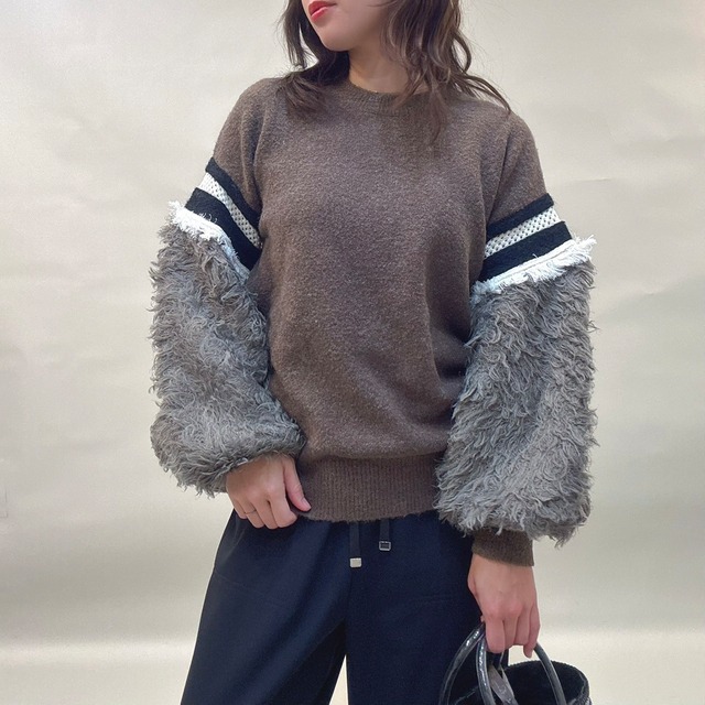 ディニテコリエ　袖ボリュームニットPO