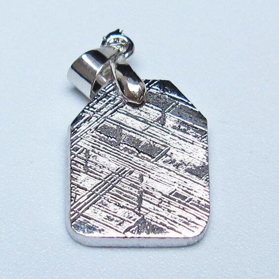 ギベオン ペンダント 隕石 メテオライト 一点物 メール便可 112-13390