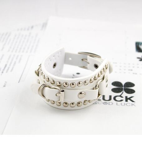 レザー ブレスレット スタッズ ホワイト 白