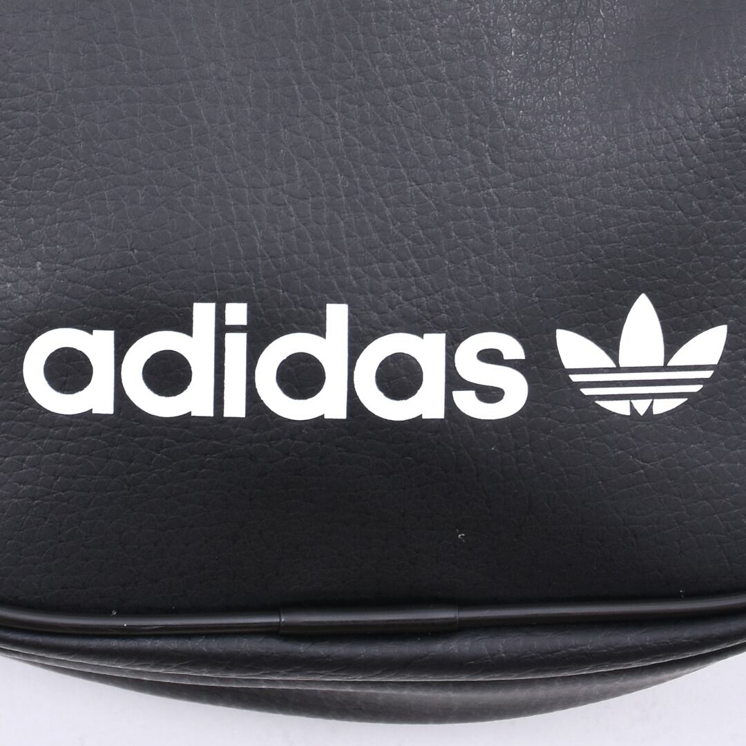 【adidas】フェイクレザーショルダーバッグ | VOLCAN&APHRODITE