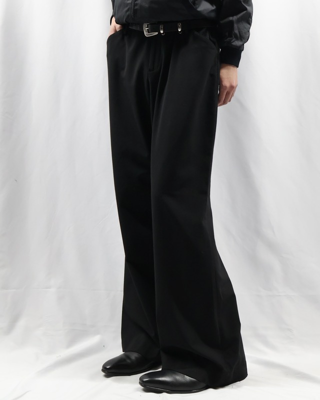 No-tuck wide straight slacks