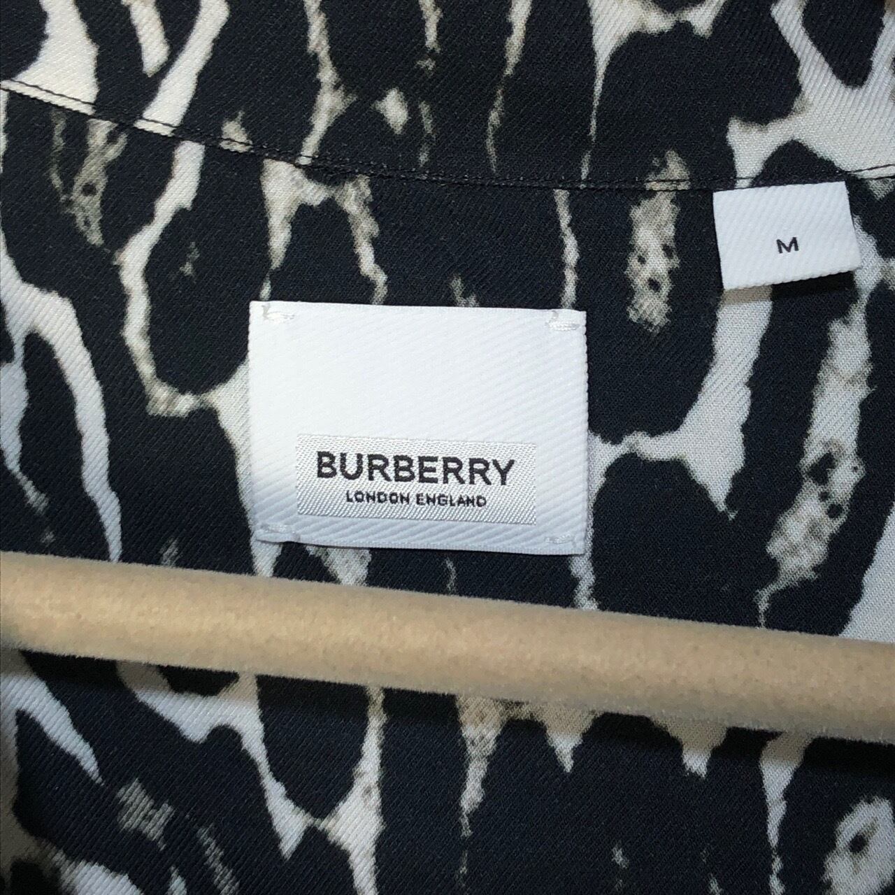 BURBERRY LONDON ENGLAND レオパード半袖シャツ BURBERRY LONDON ENGLAND レオパード半袖シャツ
