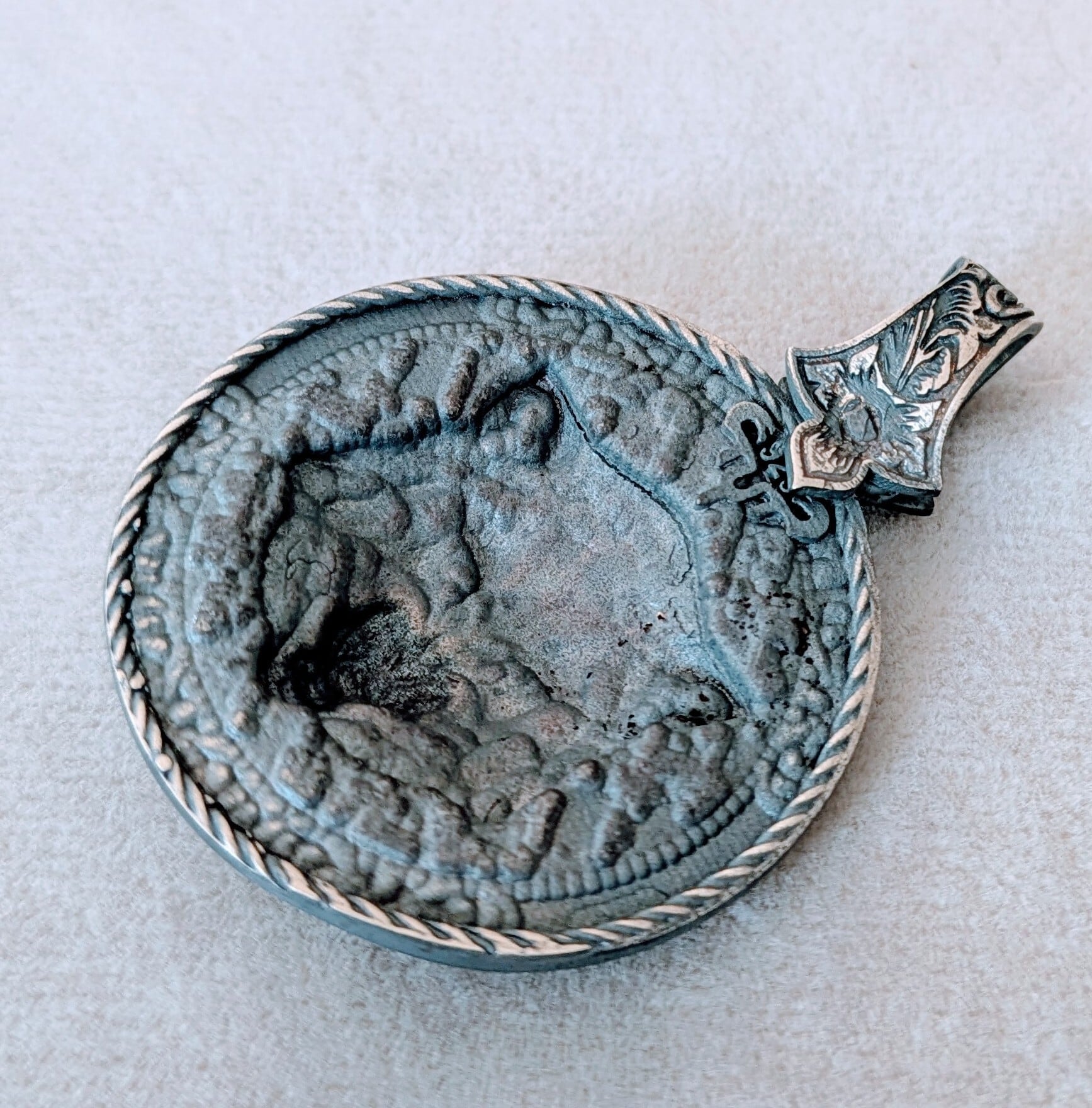 NEW＊トルコ製 ハンドメイド ペンダントトップシルバー925（オオカミ