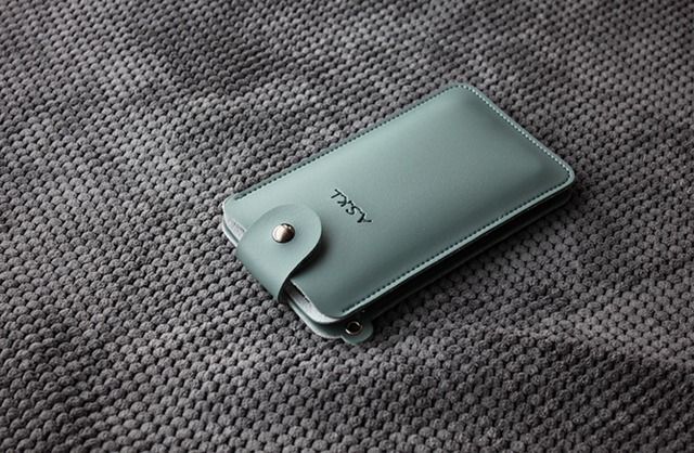 ❤VIP限定❤ ラスト ❤非売品 ❤スマホポーチ ミニバッグ 　BOX付 ショルダーバッグ スマホポーチ レディース メンズ ミニバッグ