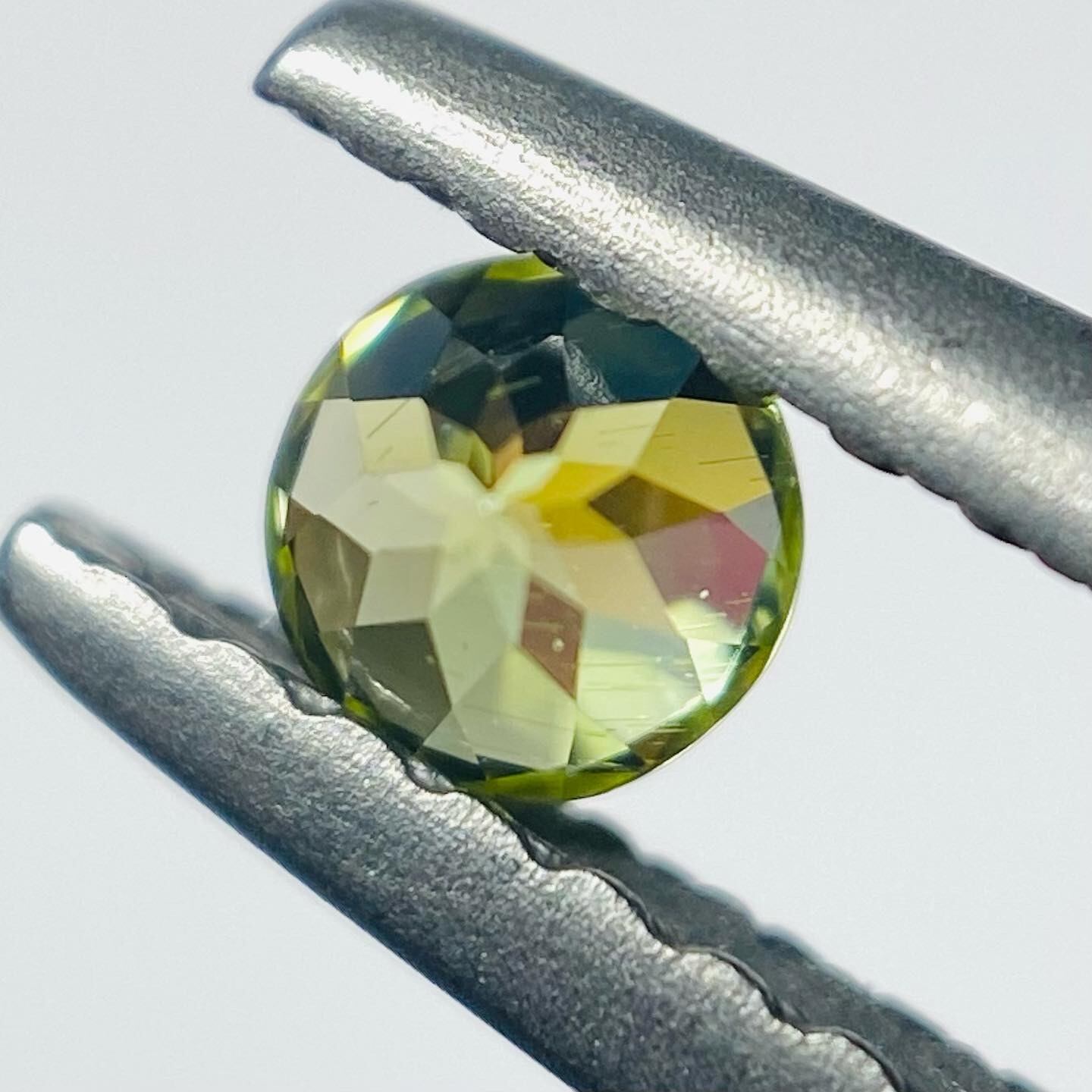 宇宙からの使者 パラサイトペリドット