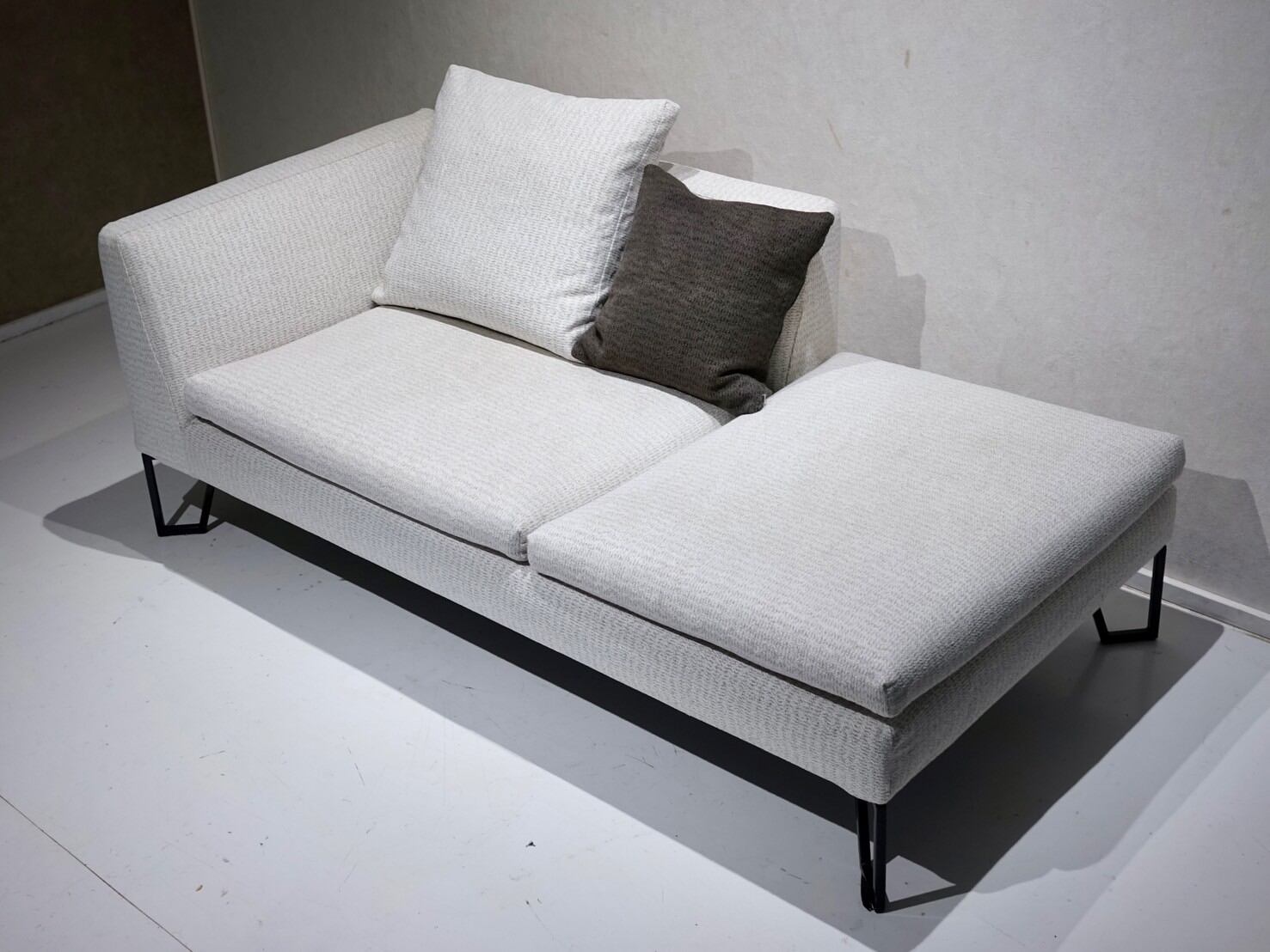 HUKLA フクラ FINANCIER フィナンシェ 3人掛け ソファ 片肘ソファ