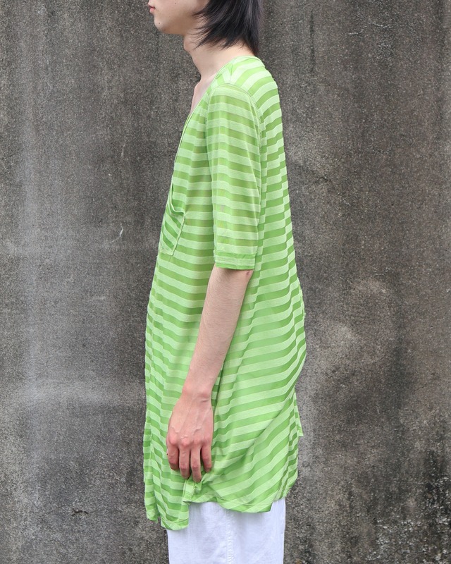 over size design boarder Tee