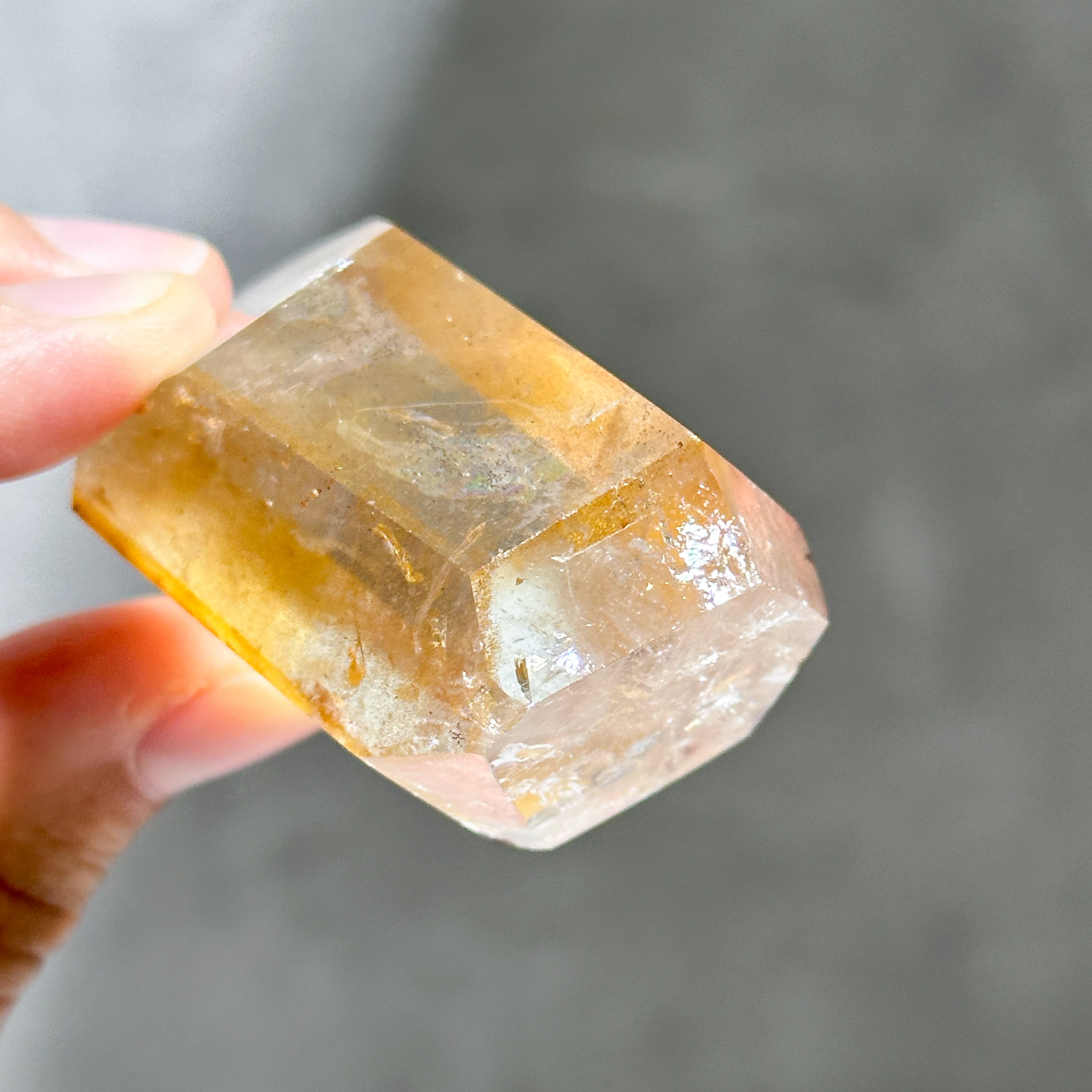 ゴイアス州クリスタリーナ産ドリームコートレムリアン フリーフォーム