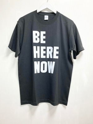 MEN'S L BE HERE NOW コットン T スミクロ