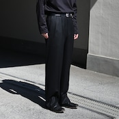 INTERIM / SUPER 120'S LIGHT WOOL FRANO WITH LEATHER PIPING 2-TUCK STRAIGHT SLACKS