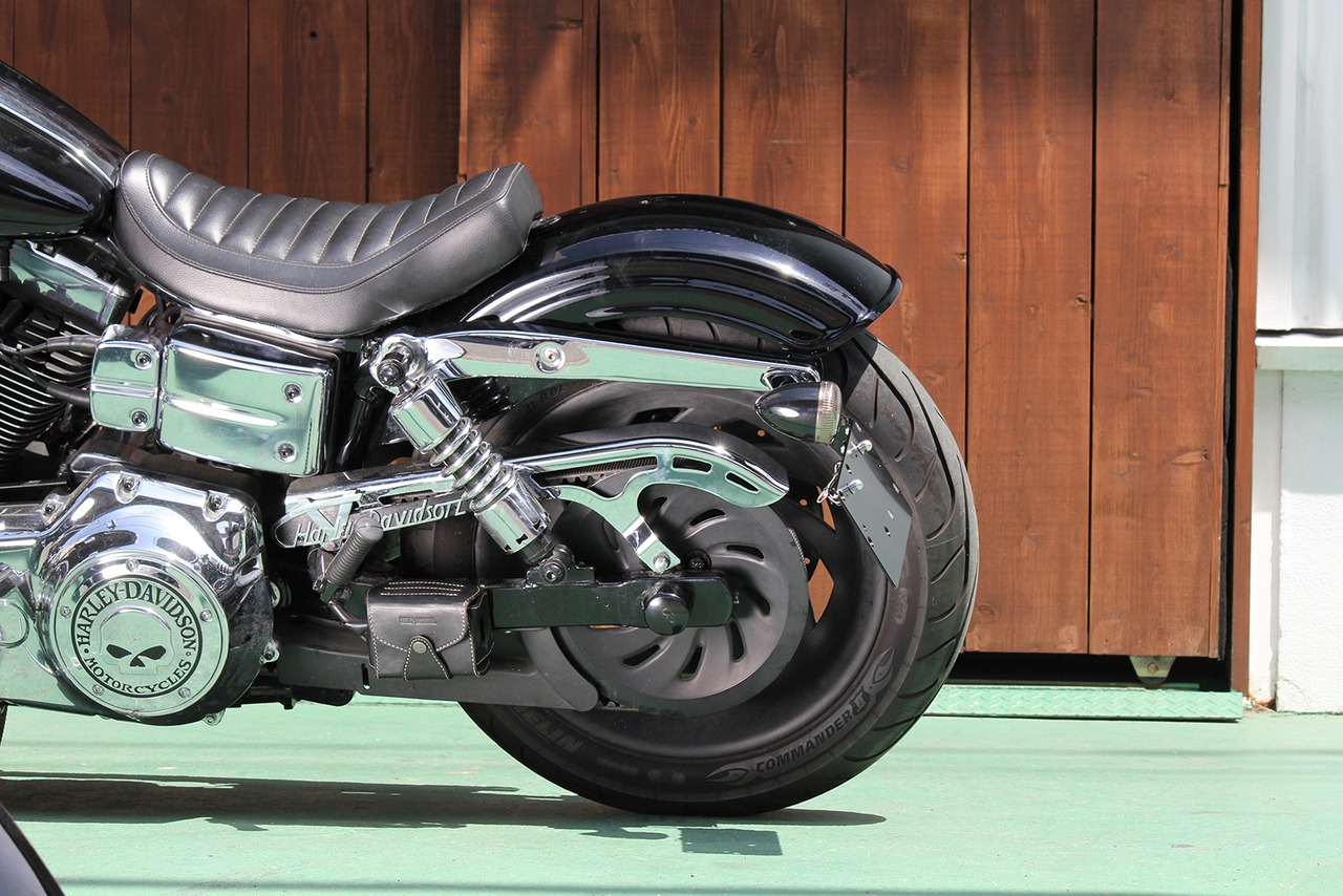 Side-mounnt License plateBracket BLACK for DYNA
