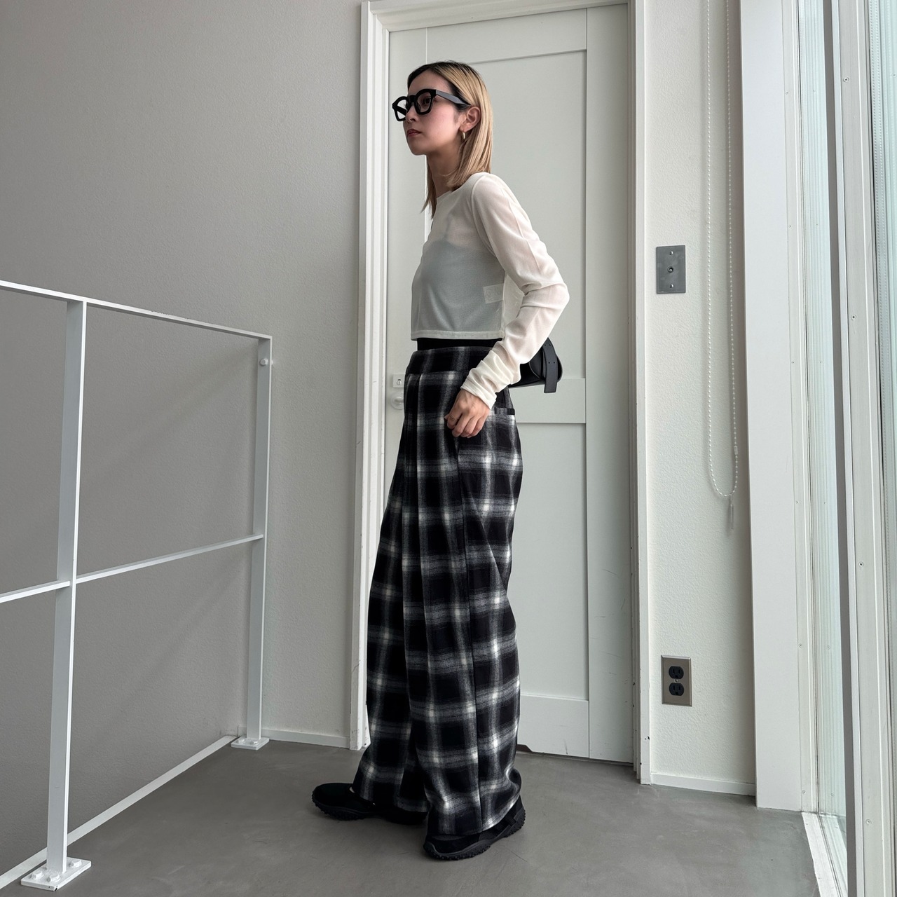 crew neck tulle sheer short tops/offwhite