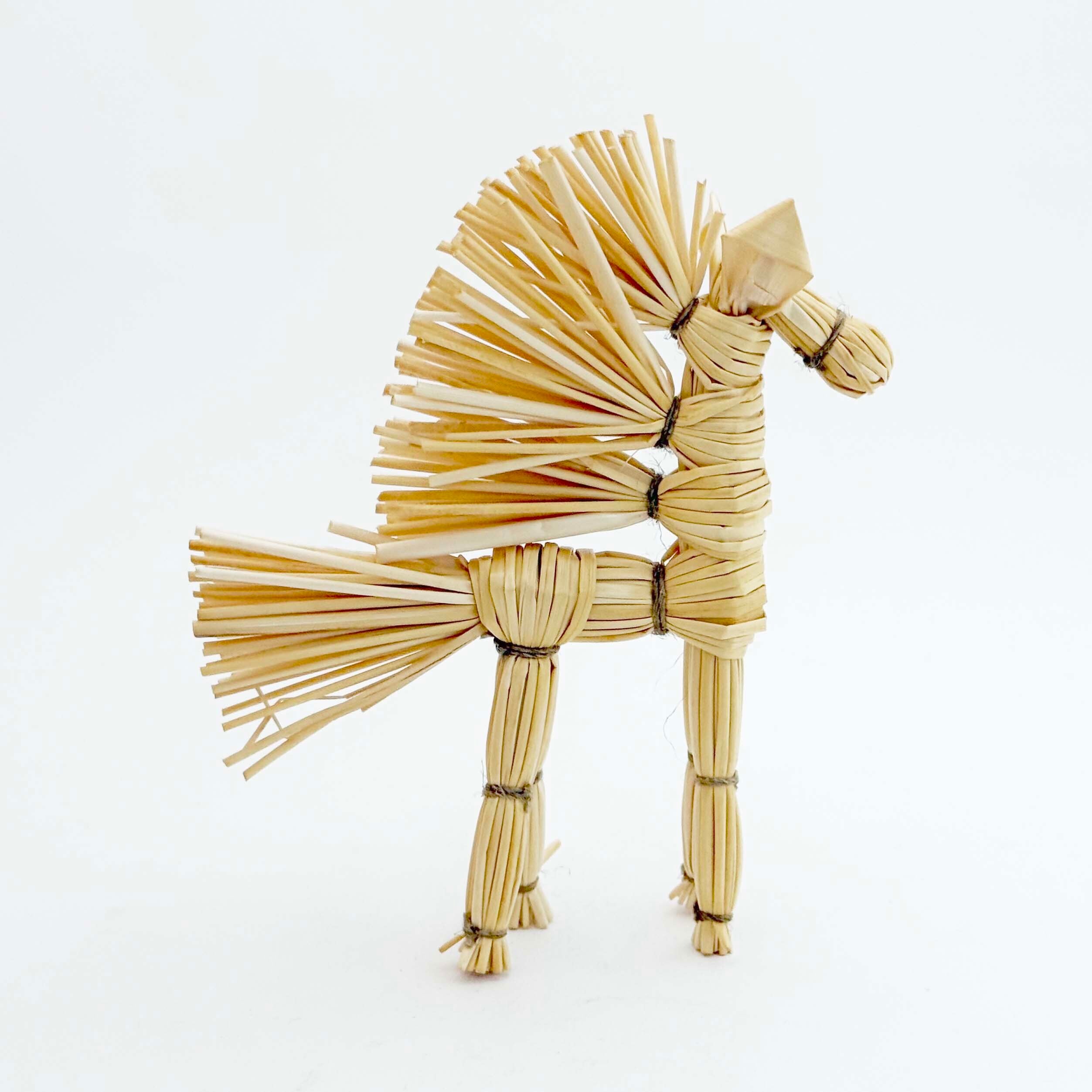 麦わら細工の馬（ベラルーシ製）