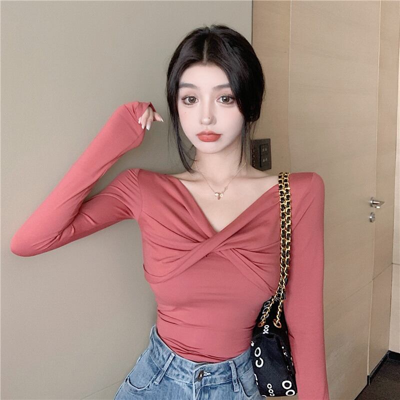 クロスVネックタイトフィット長袖Tシャツトップレディース2020秋新デザインセンスニッチ無地インナーベースシャツ ブラックストロベリース11764152016