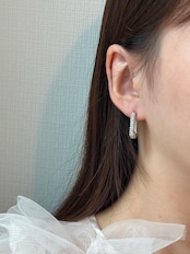 Oval sparkle pierce