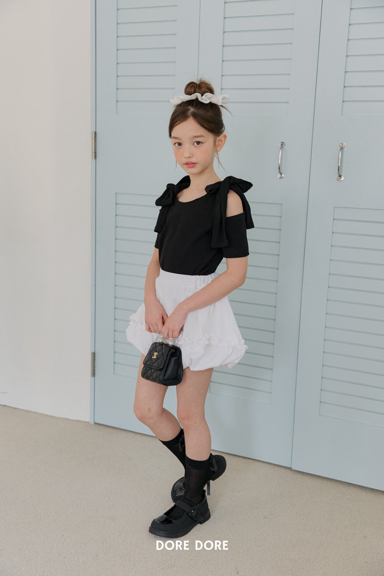 [DOREDORE] Ribbon off-shoulder top / [도레도레] 리본오프숄더티