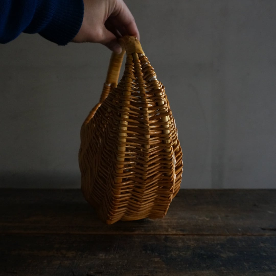 古いフランスのパニエ