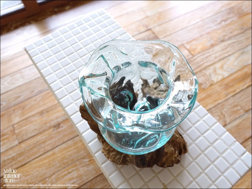 硝子フラワーベースTuli/12 花瓶 メダカ鉢 めだか鉢 プリミティブガラスベース 吹きガラス 手作り 一点物 自然な様 idavase