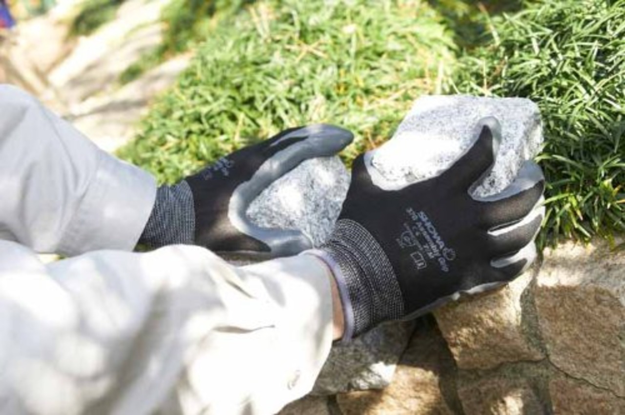 ショーワグローブ 【3双パック・ニトリル背抜き手袋】No.370 組立グリップ ブラック Mサイズ