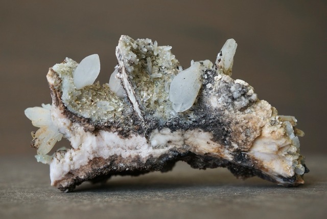 クォーツ/ロードクロサイト/クローライト/ドロマイト Quartz/Rhodochrosite/Chlorite/Dolomite 1324