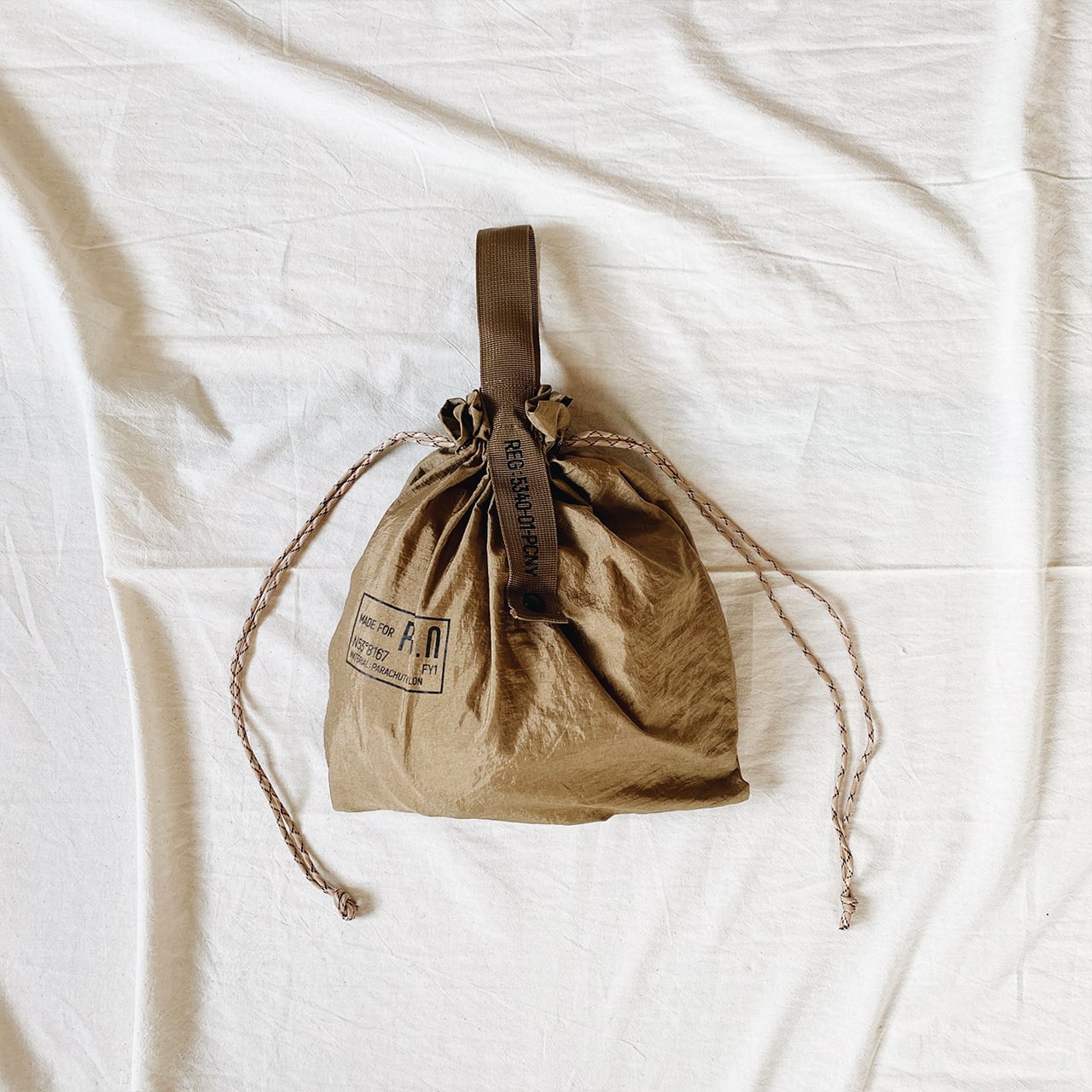 Parachute nylon bag (wolfbrown)