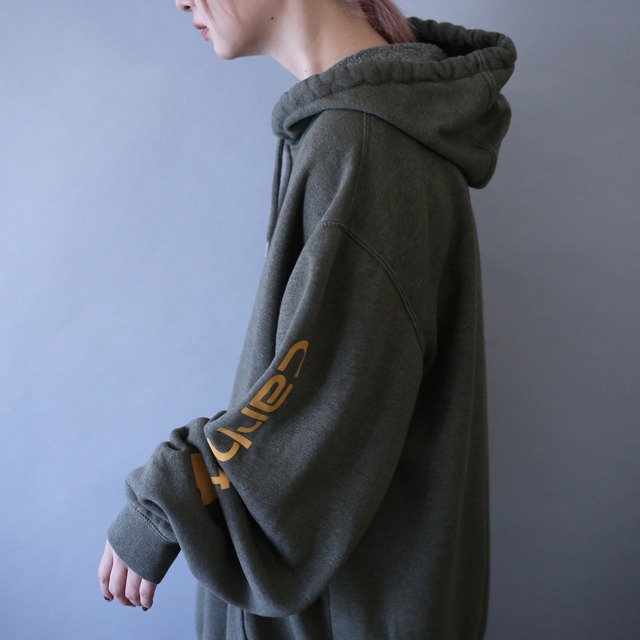 "Carhartt" sleeve logo printed over silhouette khaki sweat parka