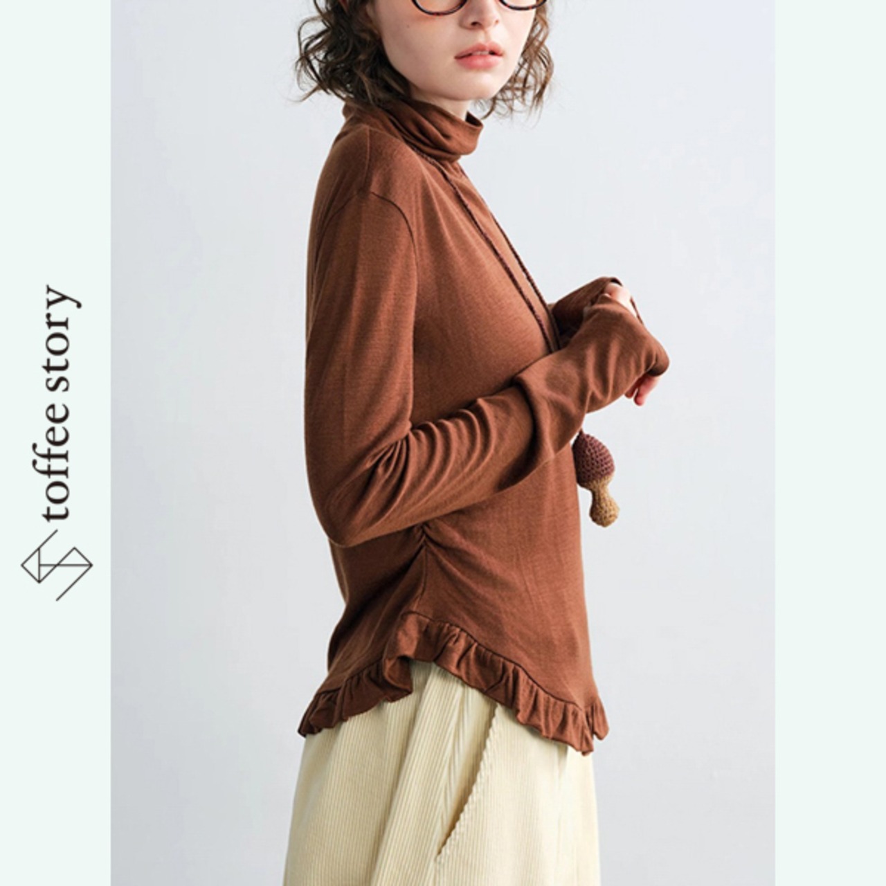 【2color】小さなフリルが揺れるハイネックトップ 《P0288》