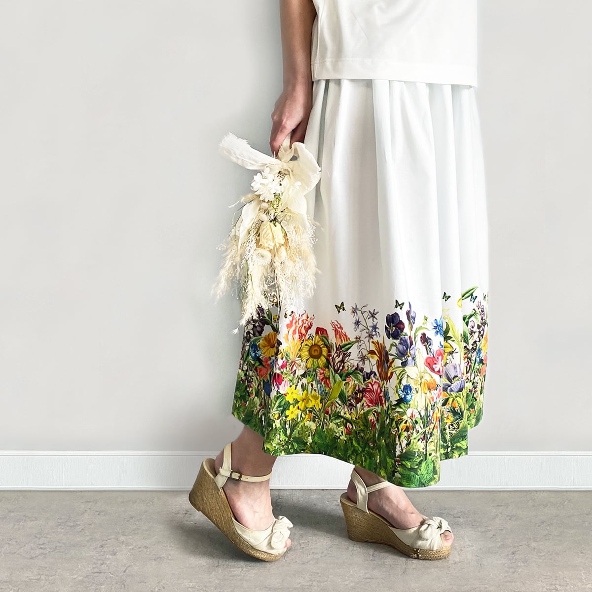 花の楽園 ボタニカル柄(ホワイト) ギャザースカート