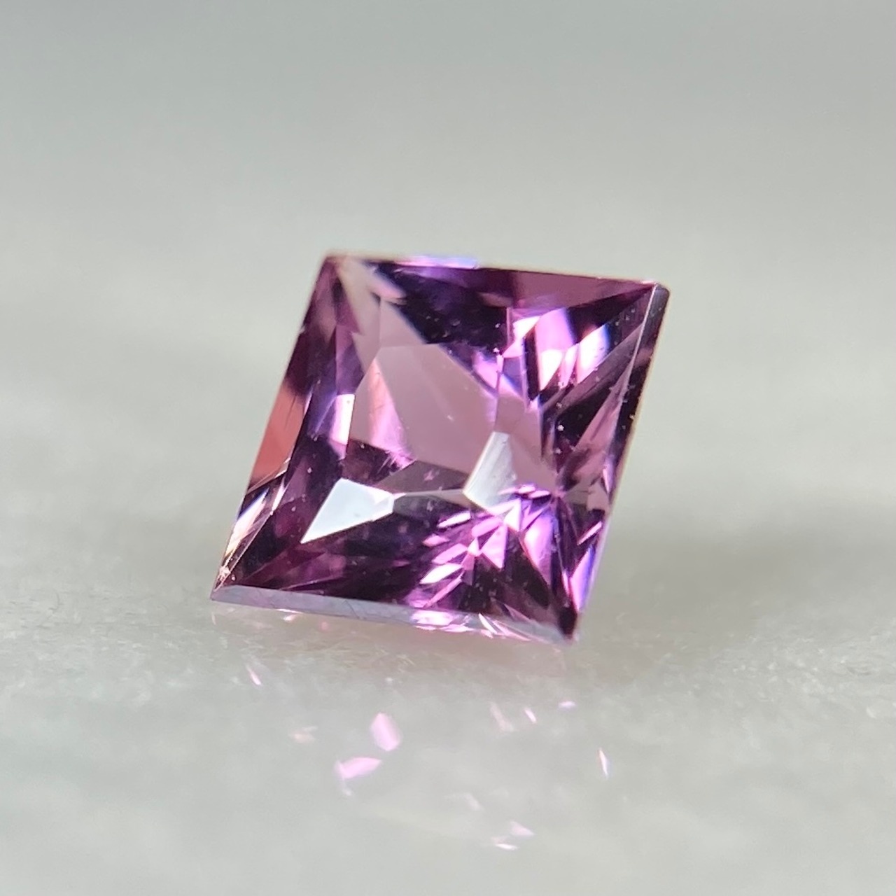 プリンセスカット サファイア 約3.6mm*2.6mm r-0337