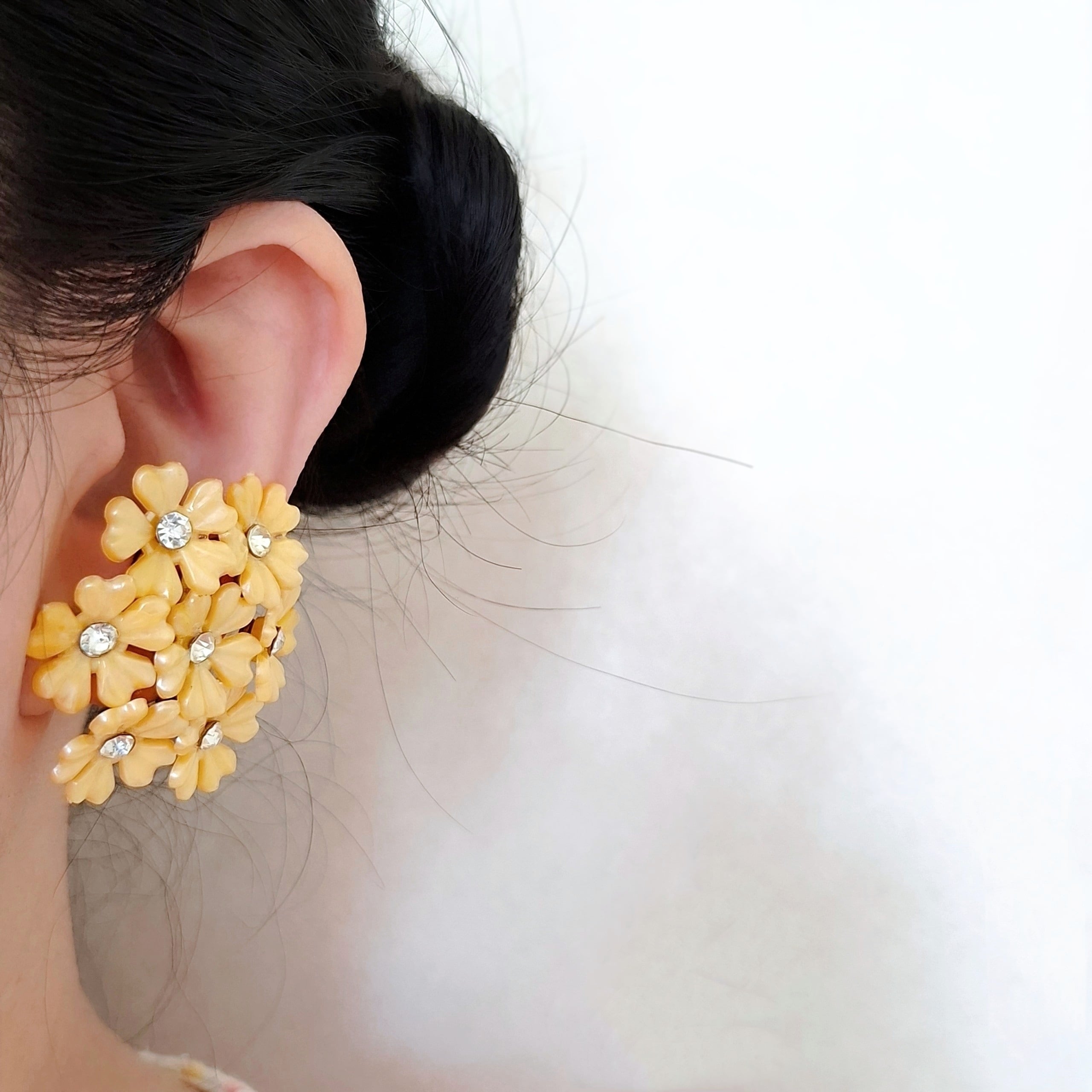 orange plastic rhinestone flower vintage earrings ヴィンテージ