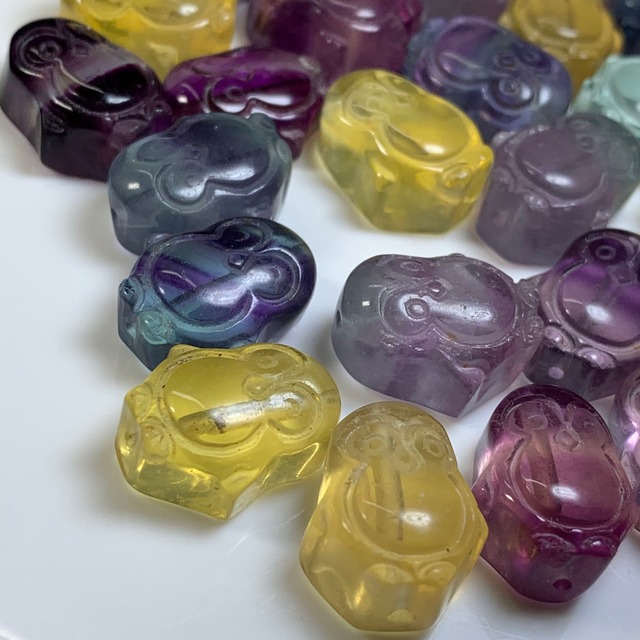 訳あり・25個セット☆ペンギンモチーフフローライト・貫通穴