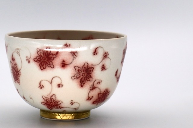 抹茶碗 金彩釉裏紅唐草 城岳作