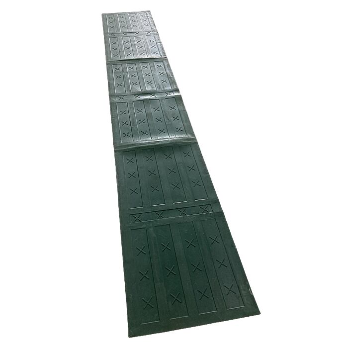 コロバンマット L エル 1巻 厚み4mm×幅500×長さ3000mm AR-1565-1 AR1565-1　グリーン 緑色 区画整理,歩行者導線誘導,歩行者通路,仮設工事現場,道路補修工事 ARAO アラオ サイズ違いはAR-1563　5×10鉄板にもこれ一枚でOK