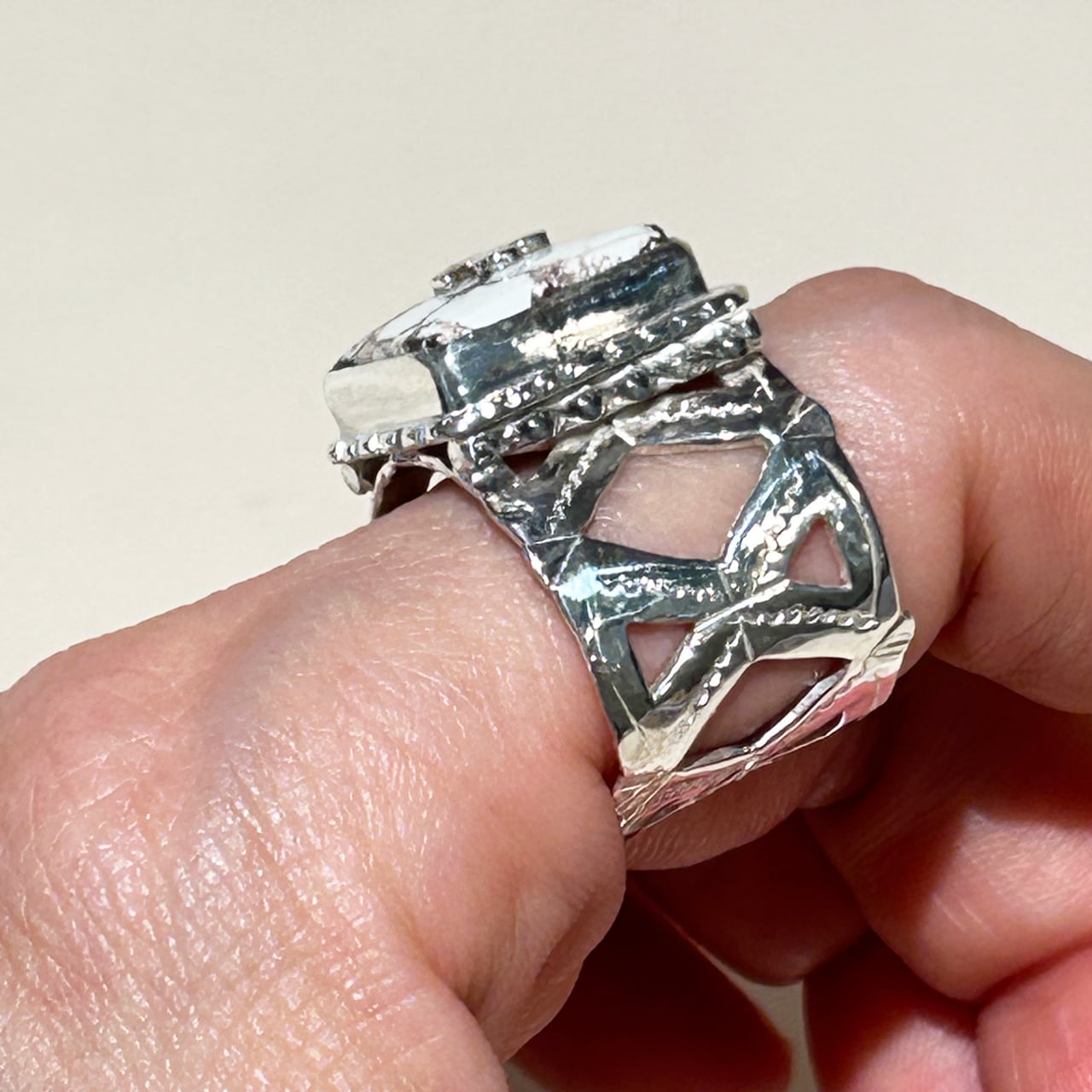 HOULITE CLOVER RING | FAIS DESIGNS