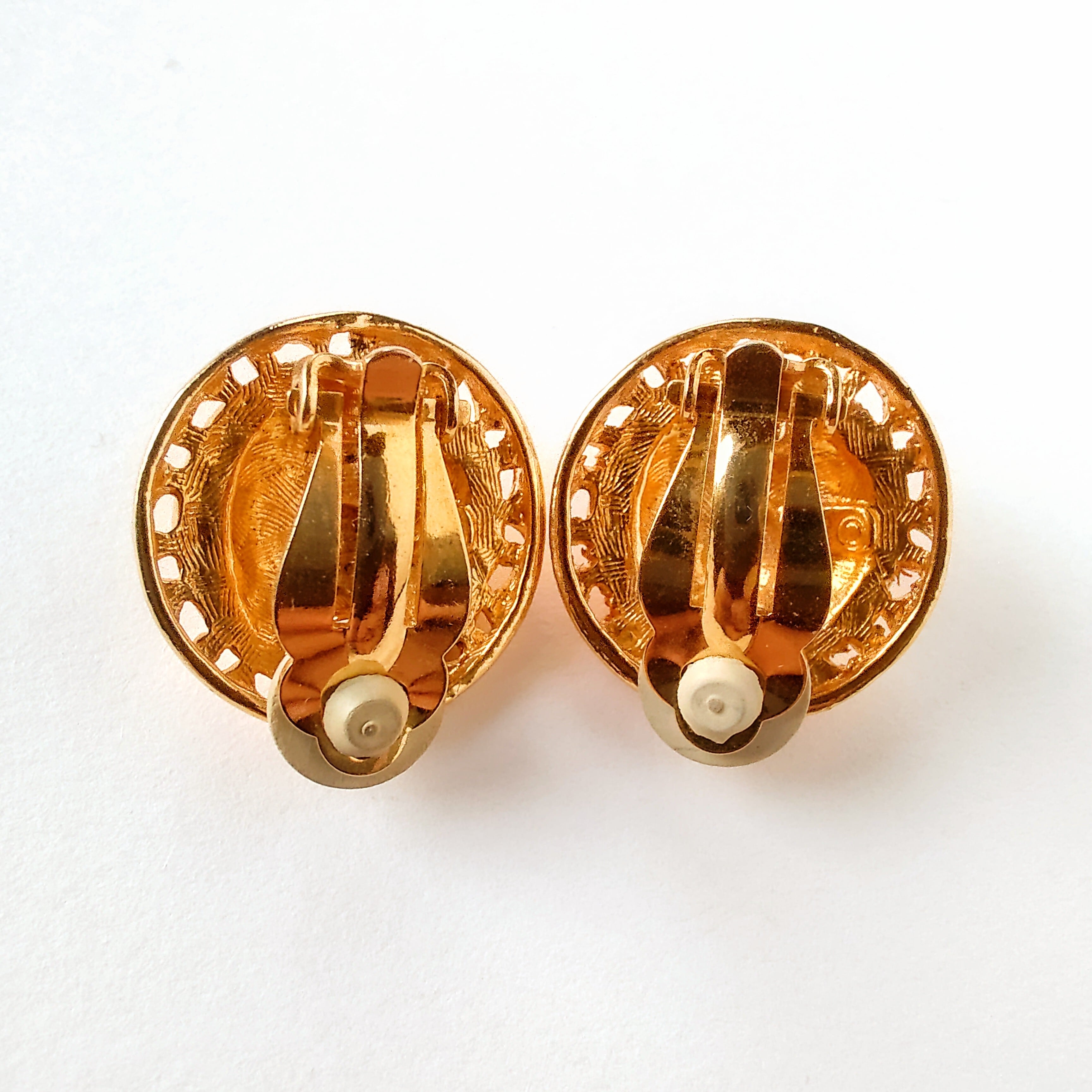 《ANNE KLEIN》 lion round vintage earrings アンクライン